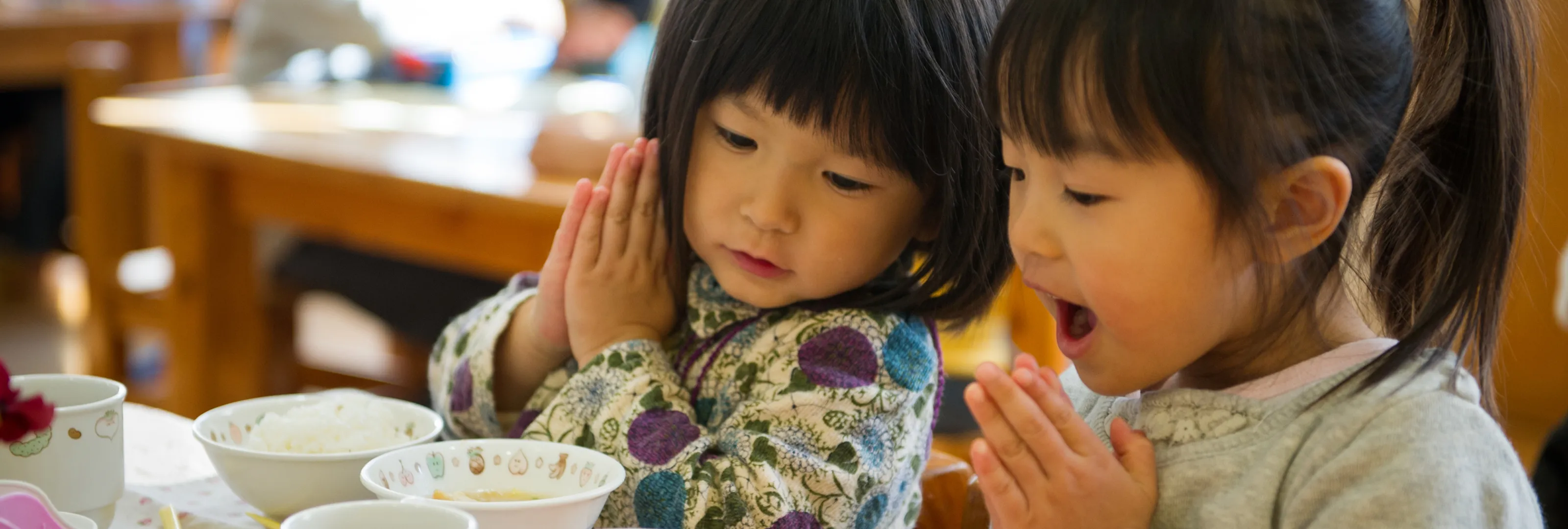 子どもたちの健やかな成長と心身の発達を支えるために、食育活動に力を入れています。