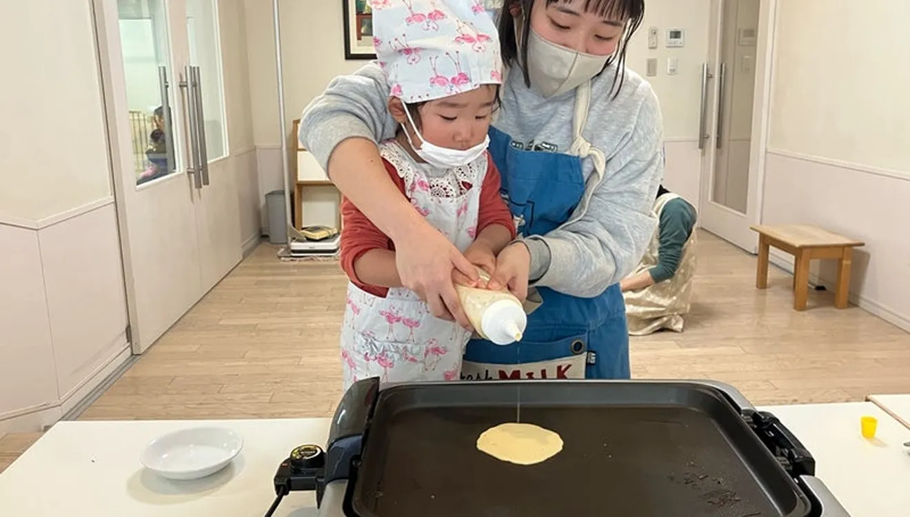 中野りとるぱんぷきんずのクッキング活動の様子