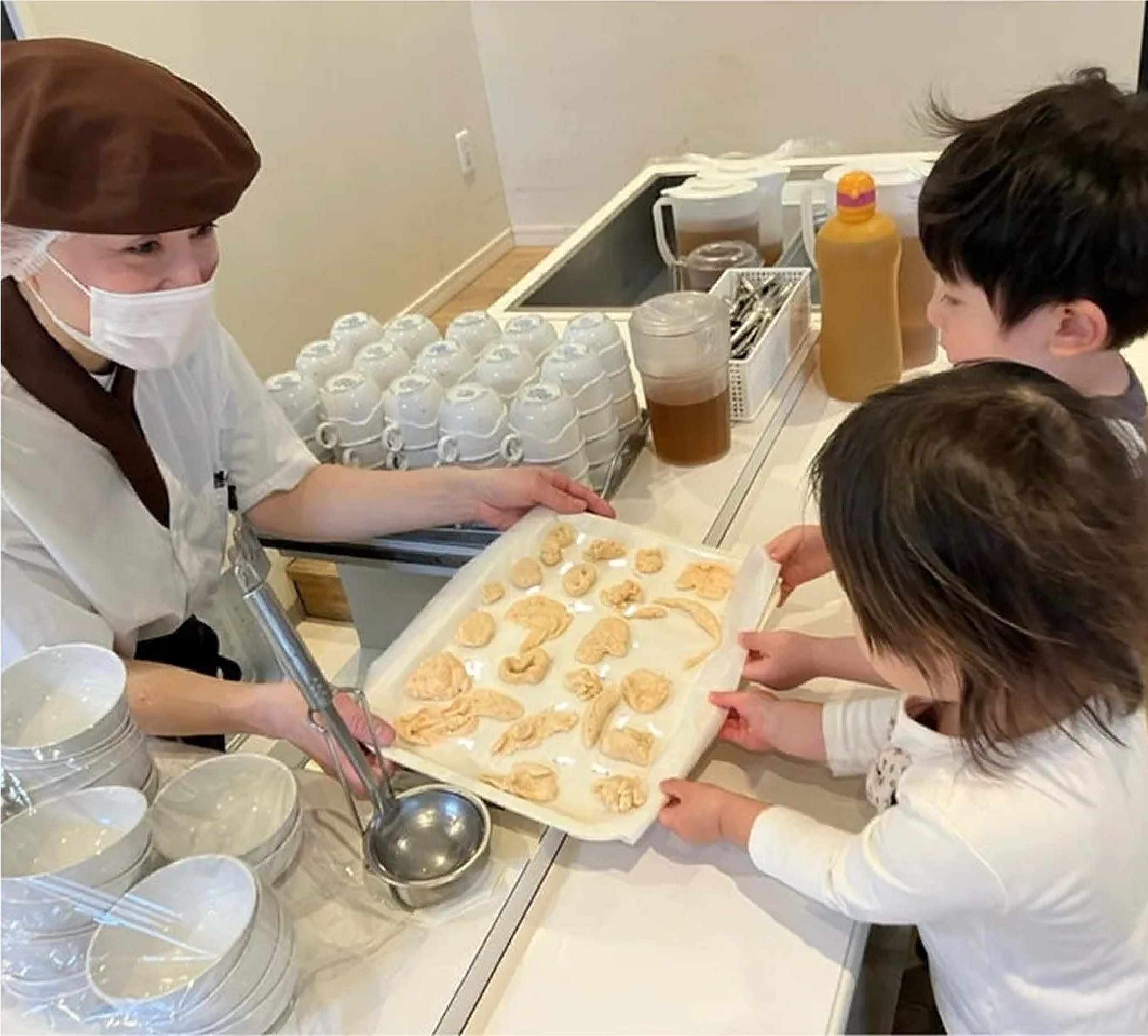 西原りとるぱんぷきんずの食堂の様子